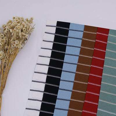 Хорошая цена. Вспотейте поглощая материал футболки ткани 40S мягкой Lycra Pique хлопка покрашенный пряжей онлайн