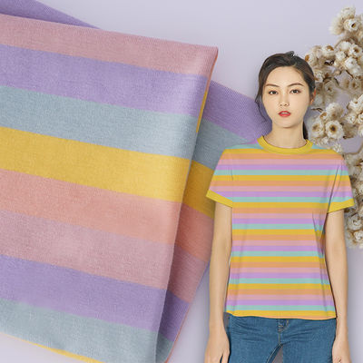 Хорошая цена. Хорошая текстура, дышащая, здоровая и безопасная и уникальная полосатая вязаная ткань для футболки. онлайн