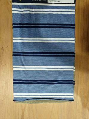 Хорошая цена. Проницаемая и удобная и удобная для кожи полосатая ткань для футболки онлайн