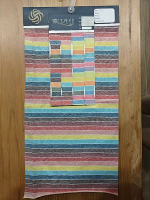 Хорошая цена. Проницаемая и устойчивая к морщинам и удобная для кожи мягкая полосатая ткань для футболки онлайн