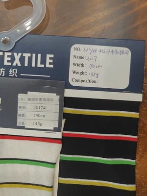 Хорошая цена. Поглощающая пот Удобная и гладкая полосатая вязаная ткань для футболок онлайн