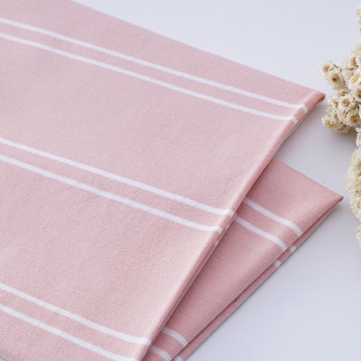 Хорошая цена. Мягкая и гладкая проницаемая полосатая вязаная ткань для футболки 40S онлайн