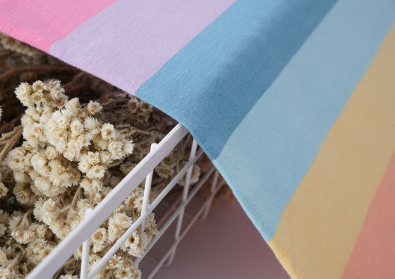 Мягкая и удобная для кожи натуральная и здоровая полосатая вязаная ткань для футболки