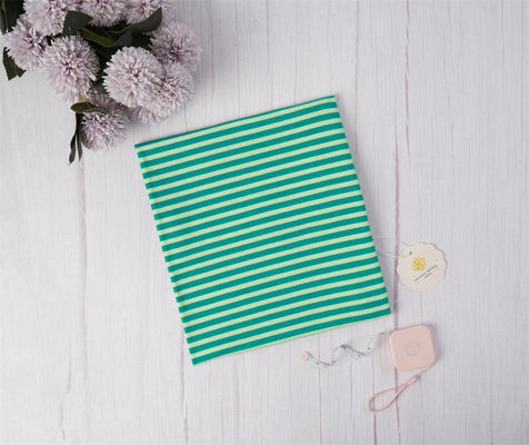 Хорошая цена. Здоровая и стильная натуральная, дышащая и удобная для кожи полосатая ткань для футболки онлайн