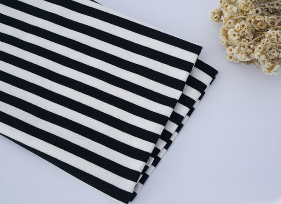 Хорошая цена. Противоморщинистые и удобные для кожи полосатые трикотажные ткани для свободного времени онлайн
